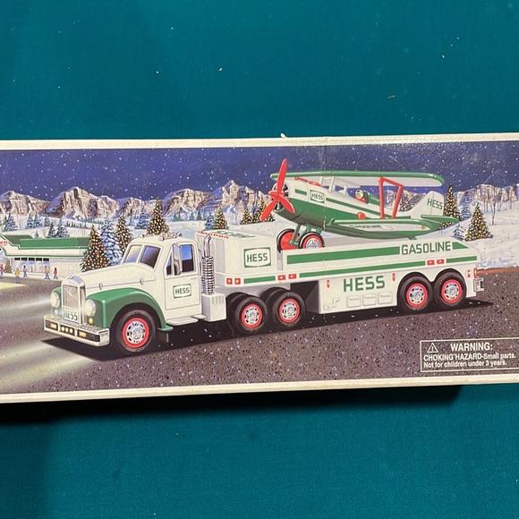 HESS 2002 TRUCK Hess oil Gasoline Toy Truck & Airplane - Picture 3 of 7